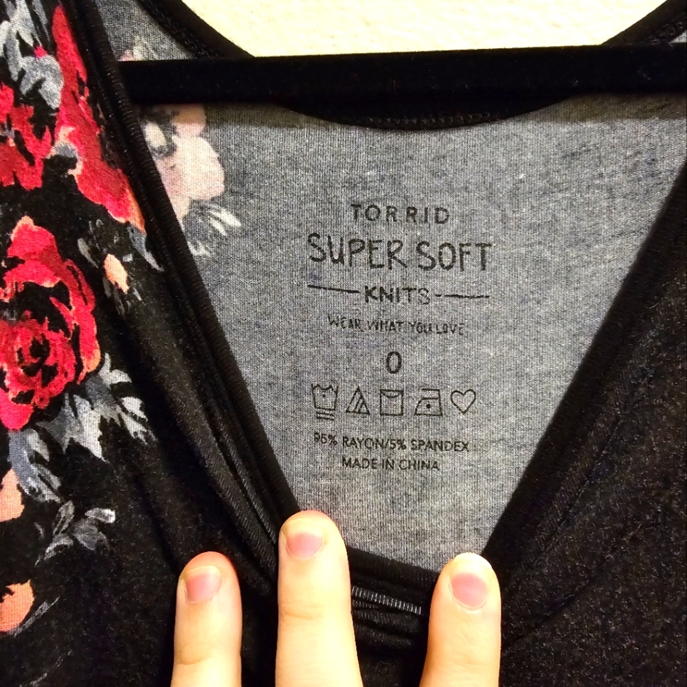 Torrid super soft black floral tank top size 0